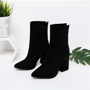 comfortable shallow mouth pointed boots